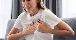 94853 1 كيف عند تعرف امراض النوبة النساء القلبية القلب اعراض